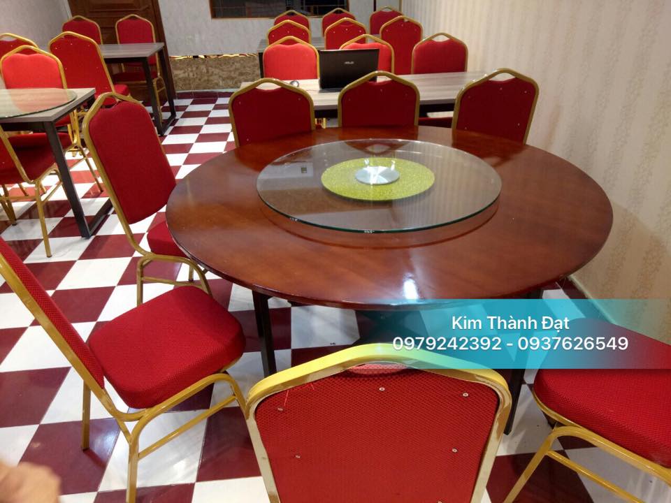 Bàn tròn tiệc cưới 1m2 mặt gỗ chân sắt sơn.