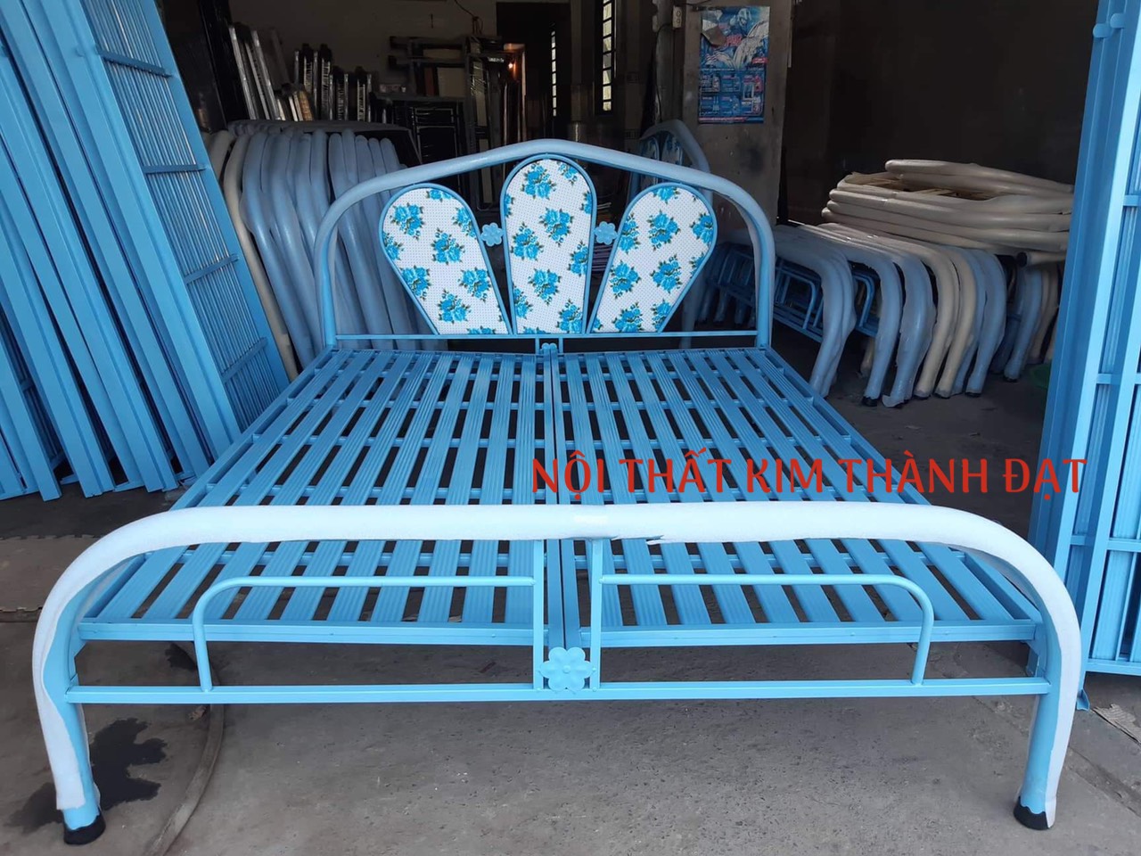 Giường sắt sơn tĩnh điện 1m2