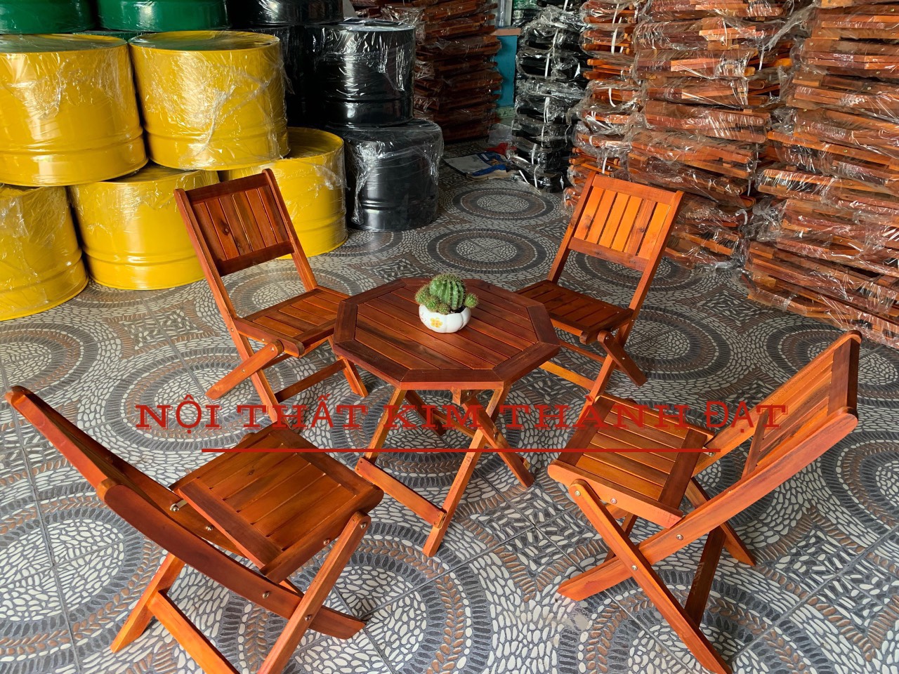 Bàn lục giác gỗ